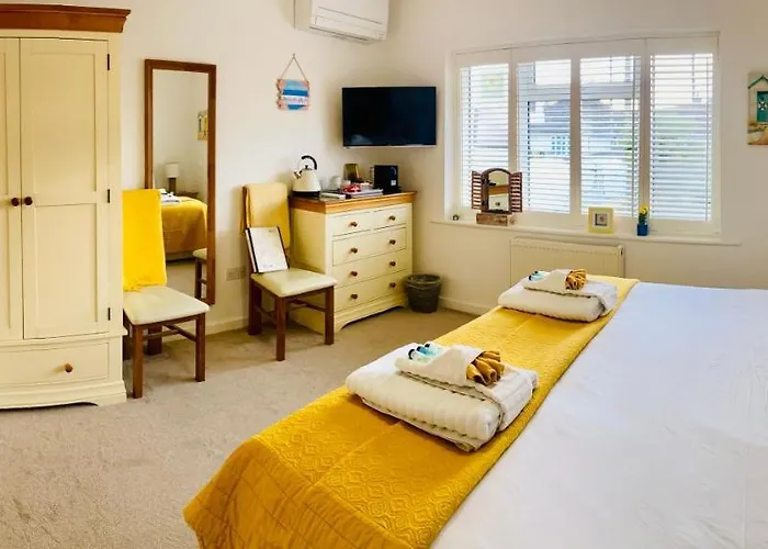 Avon Beach Bed & Breakfast